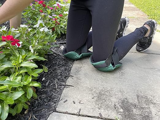 GARDEN GURU Cushioned Gardening Knee Pads with Adjustable Straps - Soft Inner Liner, Ultra Comfort Padding, Garden Kneelers for Yard Work, Cleaning, Household Chores, Roofing, and More (2 Pack)