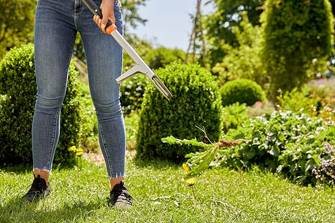 Gardena (03518 Weed Puller Remover Tool, Heavy Duty Stand-Up Garden Hand Weeder, Easy Weed Removal, Built-in Ejector, Long Handle for Outdoor Use. Weeding Claw