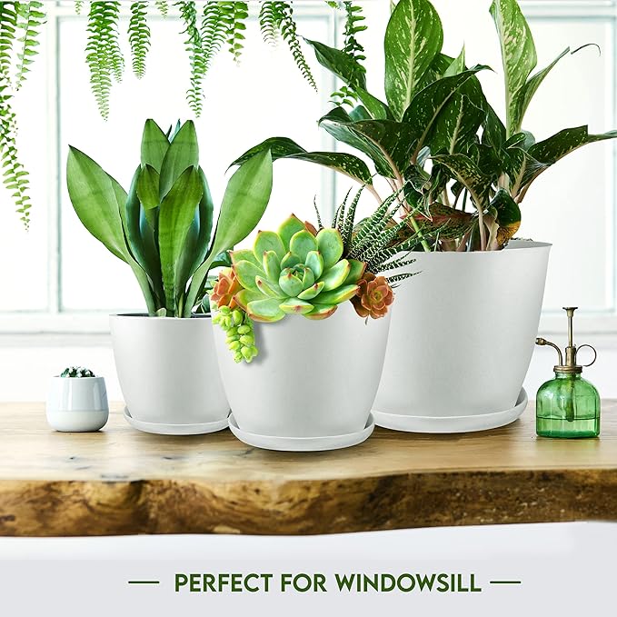 Utopia Home - Plant Pots Indoor with Drainage - 7/6.6/6/5.3/4.8 Inches Flower Pots for Indoor Planter - 5 Pack Plastic Planters - Ideal for Stocking Stuffers or Home Christmas Decorations - White