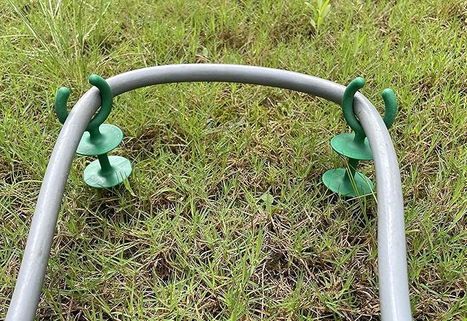 20 Pcs Green Garden Hose Guide Stakes Holiday Lights Holder Light Duty High Toughness Plastic Nails Tools for Garden Yard Plant Protection (20)